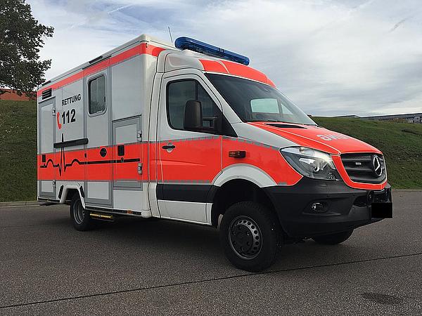 Außenansicht eines Rettungswagens